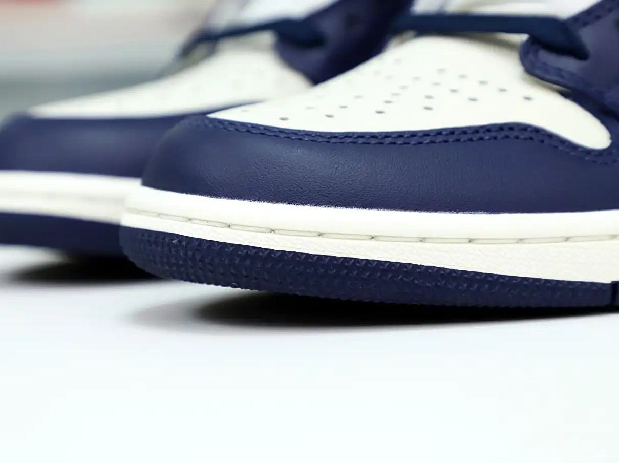 RETRO AIR 'OBSIDIAN' JORDAN HIGH OG 1 0509